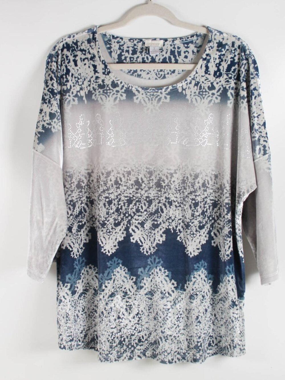 Chico's Size 3 Blue White Velvet Burnout Lace Print Top 3/4 Sleeve Stretch XL